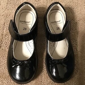 Little Black Patent Dress Shoes by Pediped Size 28 (11-11.5)